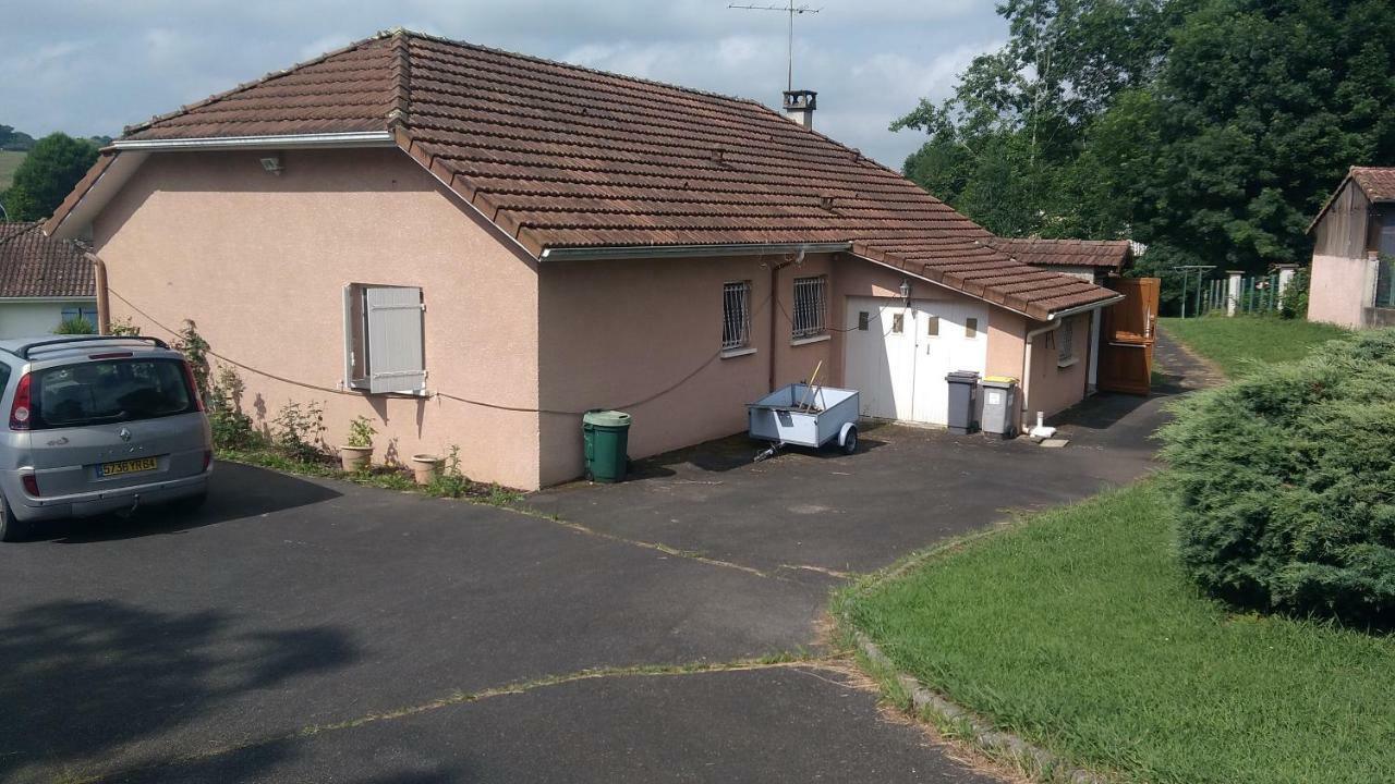 Grande Maison Sur 2000 M2 De Terrain Avec Un Studio Amenage Pour 2 Personnes2 Salies-de-Bearn Exterior photo