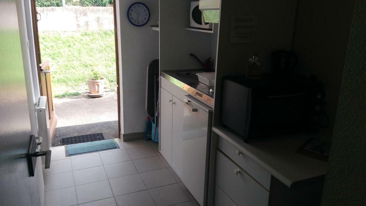 Grande Maison Sur 2000 M2 De Terrain Avec Un Studio Amenage Pour 2 Personnes2 Salies-de-Bearn Exterior photo